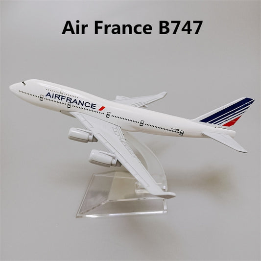 16cm/6.3" Air France B747 (NoGear)