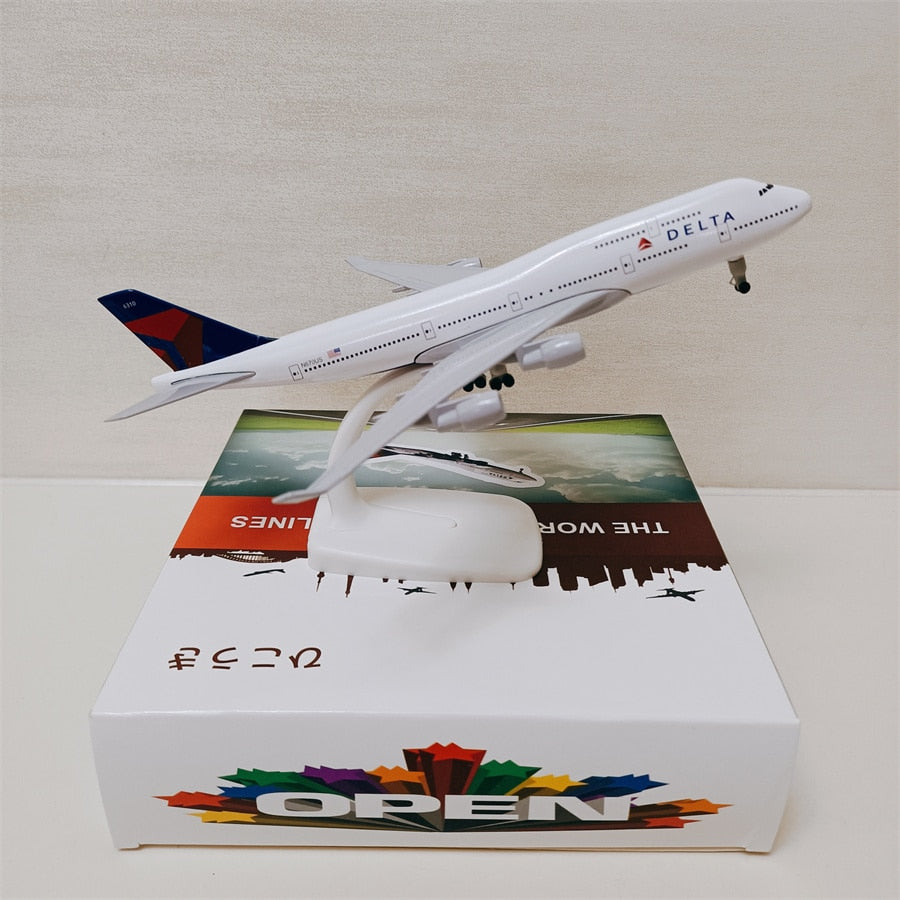 20cm/8" Delta Airlines B747 (NoGear)
