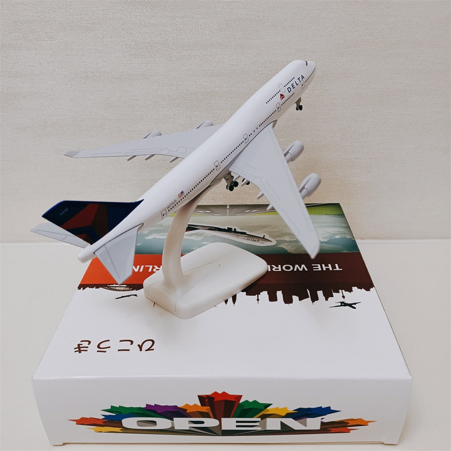 20cm/8" Delta Airlines B747 (NoGear)